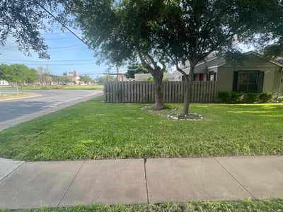 Lawn care service in McAllen, 78501