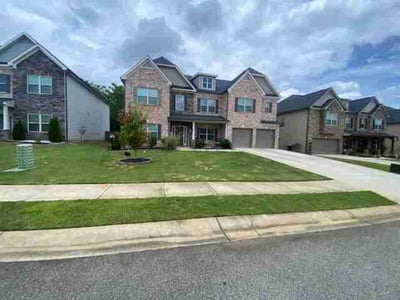 Lawn care service in Bonaire, 31005