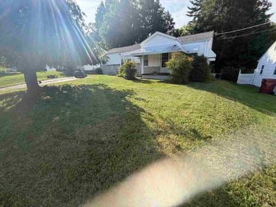 Lawn care service in Johnson City, 37604