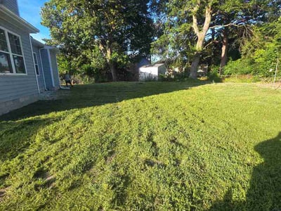 Lawn care service in Norfolk, 23513