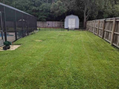 Lawn care service in Niceville, 32578