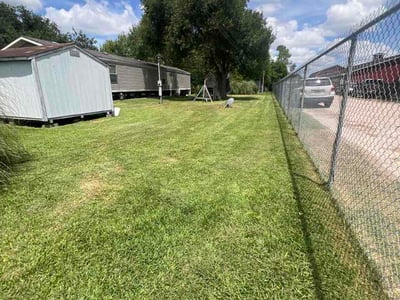 Lawn care service in Pearland, 77584