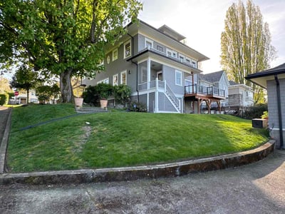 Lawn care service in Tacoma, 98403