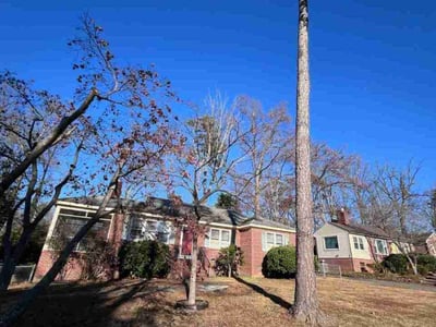 Lawn care service in Richmond, 23229