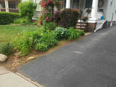 Lawn care service in Lakewood, 44107