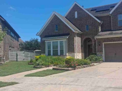 Lawn care service in Manvel, 77578