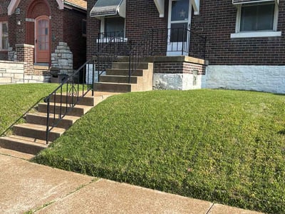 Lawn care service in St. Louis, 63109
