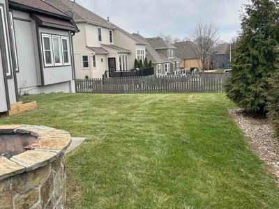 Lawn care service in Kansas City, 64157
