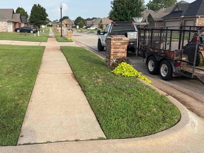 Lawn care service in Oklahoma City, 73135