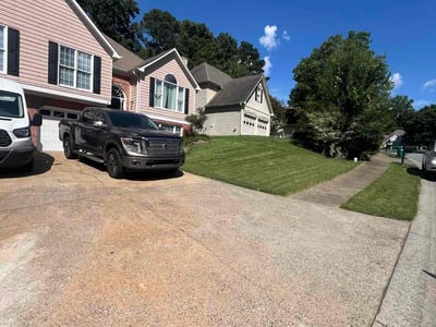 Lawn care service in Woodstock, 30189