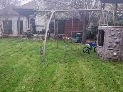 Lawn care service in Fort Worth, 76123