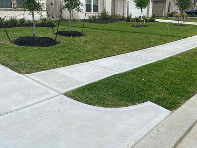 Lawn care service in Conroe, 77385