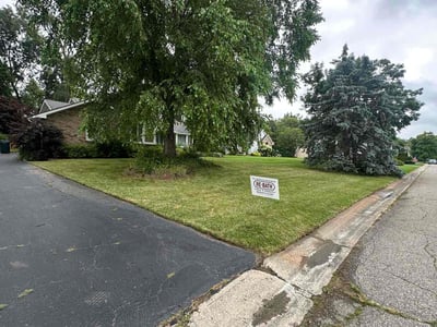 Lawn care service in White Lake charter Township, 48386