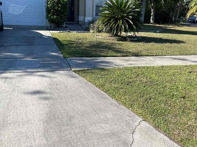 Lawn care service in Orlando, 32837