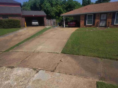 Lawn care service in Memphis, 38109