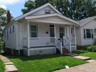 Lawn care service in St. Louis, 63116