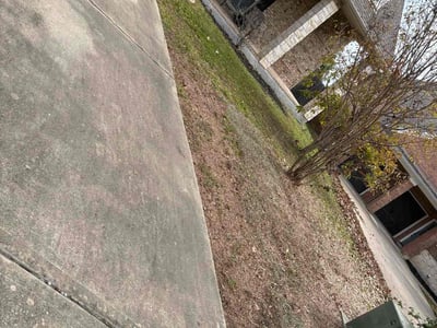Lawn care service in Manor, 78653