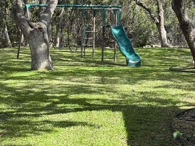 Lawn care service in San Antonio, 78260