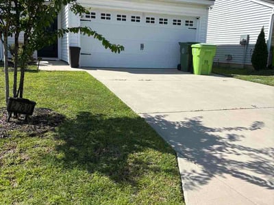 Lawn care service in Columbia, 29209