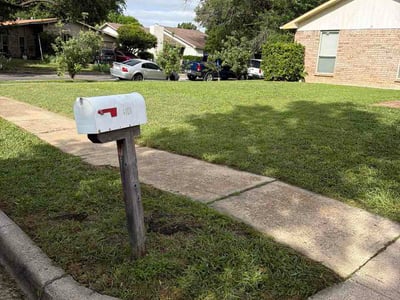 Lawn care service in Fort Worth, 76137