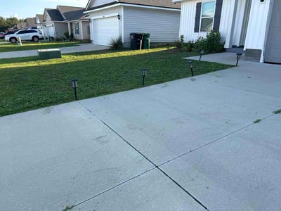 Lawn care service in Tallahassee, 32303