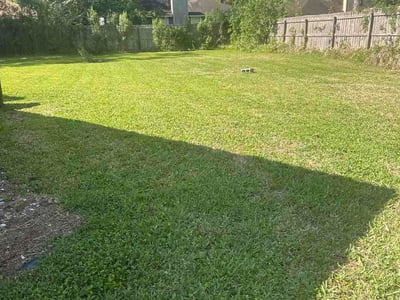 Lawn care service in Middleburg, 32068
