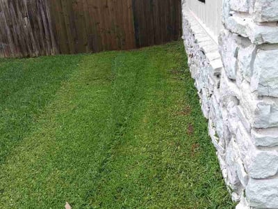 Lawn care service in Fort Smith, 72904