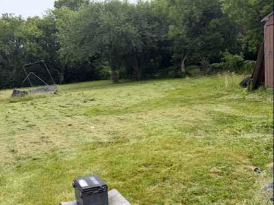 Lawn care service in Pontiac, 48342