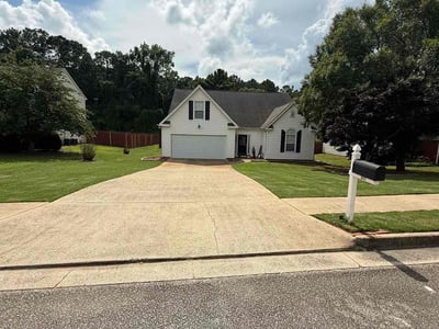 Lawn care service in McDonough, 30253