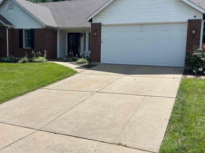 Lawn care service in Saint Charles, 63303