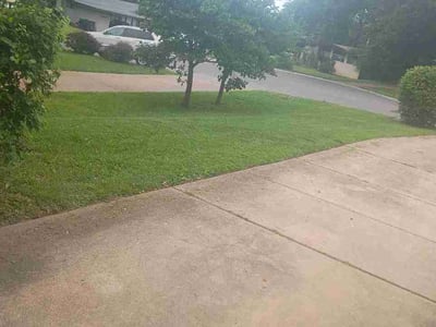 Lawn care service in St. Louis, 63126