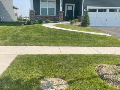 Lawn care service in Bolingbrook, 60490