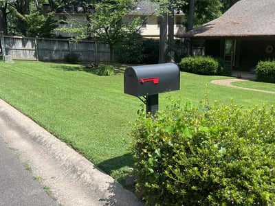 Lawn care service in Maumelle, 72113