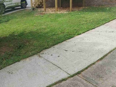 Lawn care service in Stone Mountain, 30088
