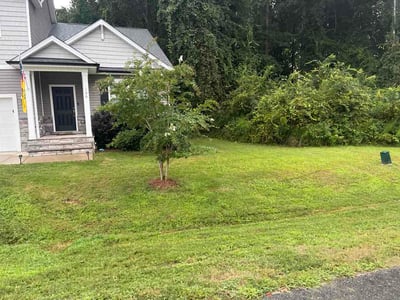 Lawn care service in Smithfield, 27577