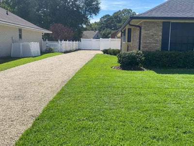 Lawn care service in Baton Rouge, 70817