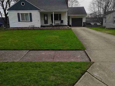 Lawn care service in Youngstown, 44511