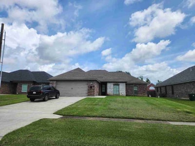 Lawn care service in Lake Charles, 70601