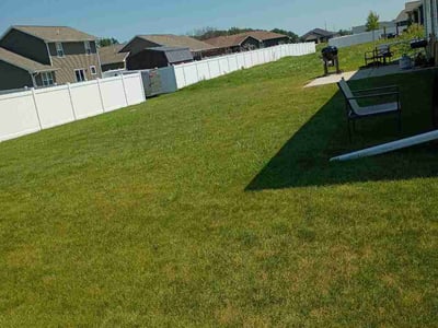 Lawn care service in De Pere, 54115
