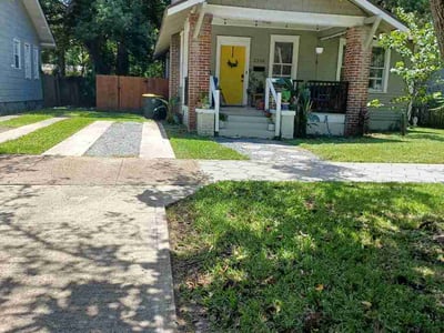 Lawn care service in Jacksonville, 32204
