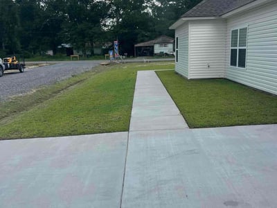 Lawn care service in Denham Springs, 70706
