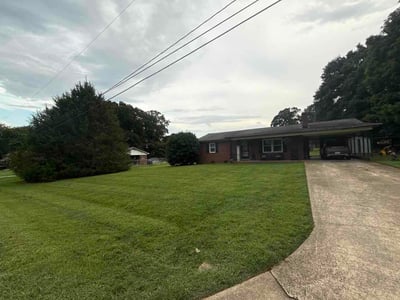 Lawn care service in Statesville, 28625