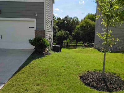 Lawn care service in Dallas, 30157