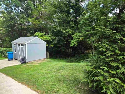 Lawn care service in McLean, 22101