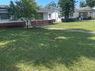 Lawn care service in St. Petersburg, 33713
