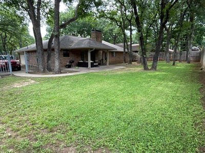 Lawn care service in Arlington, 76017