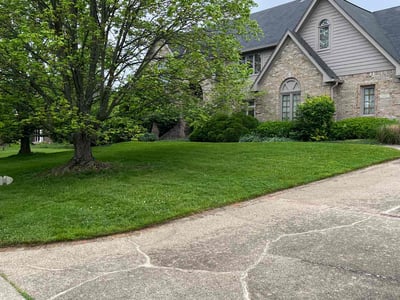 Lawn care service in Zionsville, 46077