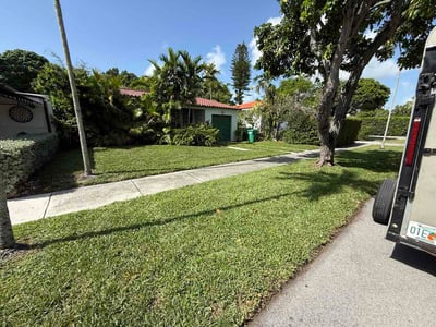 Lawn care service in Miami, 33134