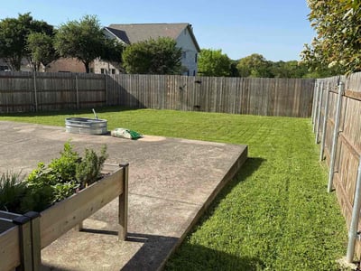 Lawn care service in Austin, 78748