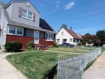 Lawn care service in Essex, 21221